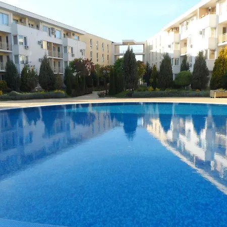 Private In Nessebar Club Sunny شقة